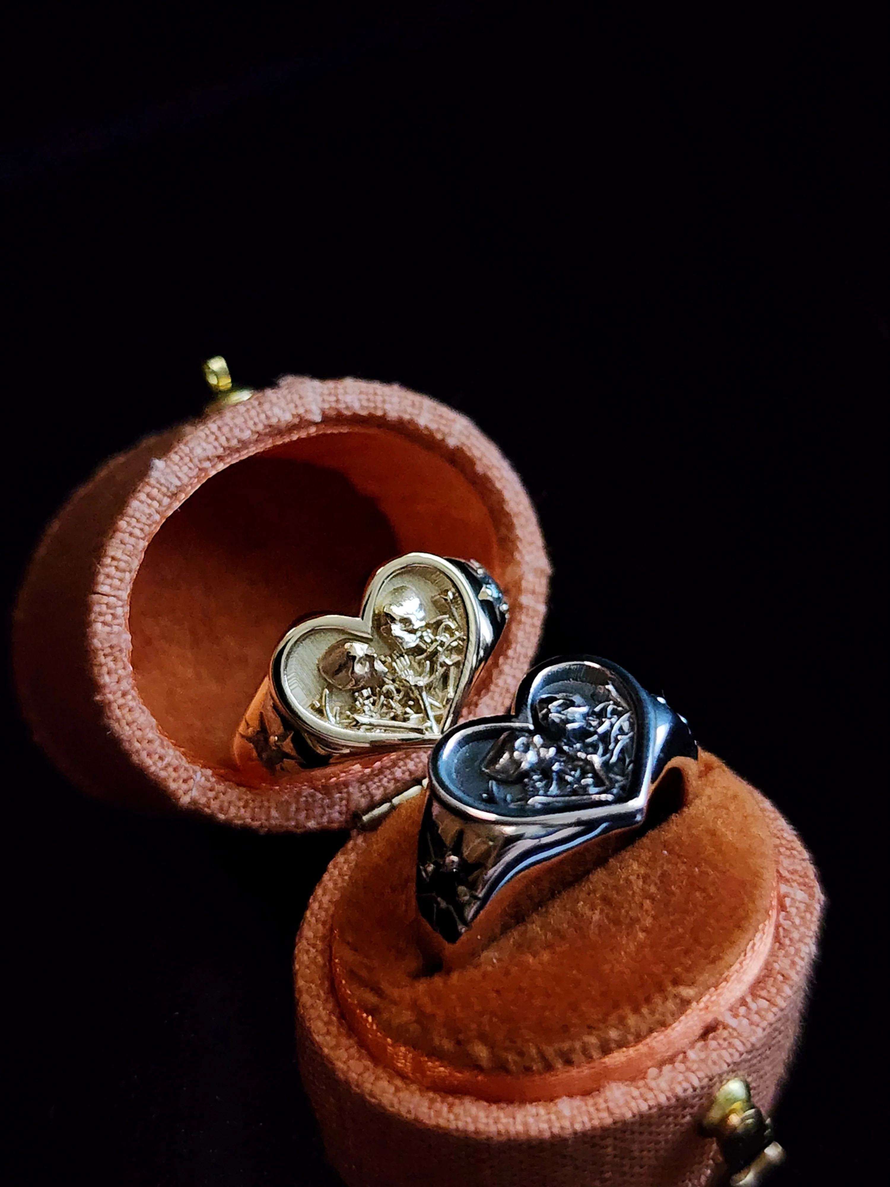 14k Gold Heart Signet Ring The Lovers Skeleton Final Embrace - Gothic Romantic Engagement Ring Salt & Pepper Diamonds Memento Mori Modern Mourning - Image 7