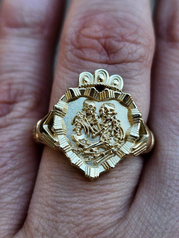 Game of Bones - Lovers of Valdaro Claddagh Fede Victorian Inspired Memento Mori Skeleton Ring with Crown and Hands - Spooky Drawlloween - Image 6