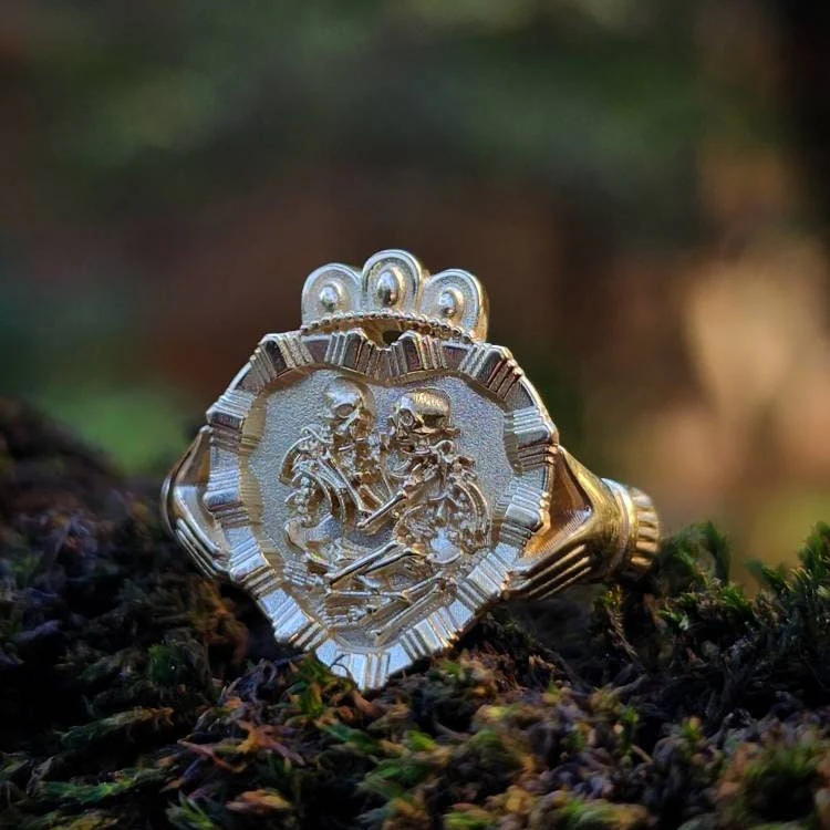 Game of Bones - Lovers of Valdaro Claddagh Fede Victorian Inspired Memento Mori Skeleton Ring with Crown and Hands - Spooky Drawlloween - Image 9