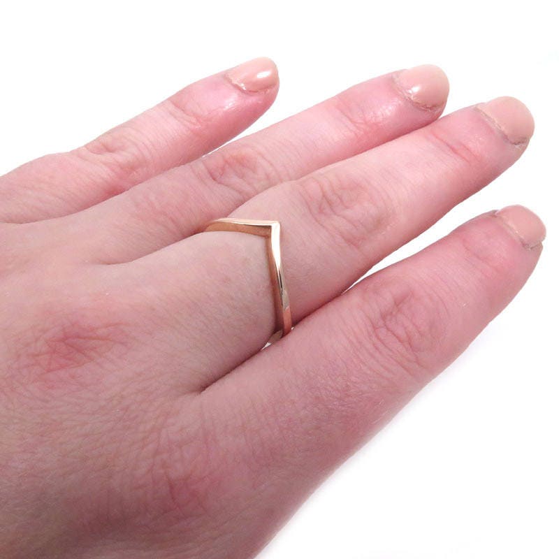 High Shine Chevron Pointed Gold Wedding Band - Rose, Yellow or Palladium White Gold - Image 5